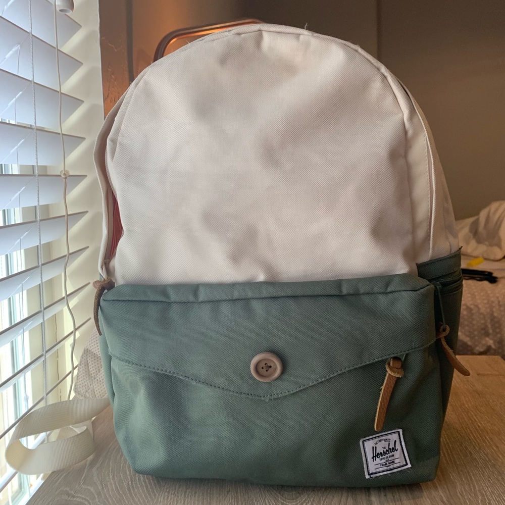 Herschel Backpack - Olive & Cream 30L canvas